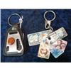 Image 1 : 349. Keyring with Miniature laminated Currency fan & Marlboro Cigarettes
