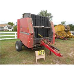 Massey Ferguson 834 baler