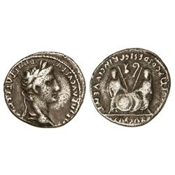 ROMAN COINS: ROMAN EMPIRE - Denario. Acuñada el 7-6 a.C. AUGUSTO. Anv.: CAESAR AVGVSTVS DIVI F. PATE