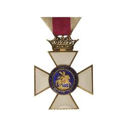 SPANISH DECORATIONS - Cruz de Oro de la Orden de San Hermenegildo. (1938-1951). AR dorada y esmaltes