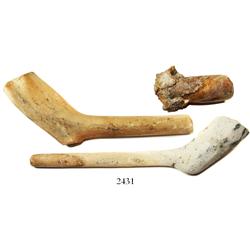 Lot of 3 clay pipes.