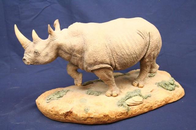 CREART WHITE RHINO STATUE