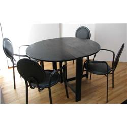 Beylerian 5 Pc. Dining set