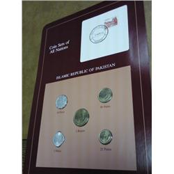 ISLAMIC REPUBLIC OF PAKISTAN COIN & STAMP SET
