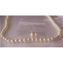 Strand of cultured pearls & pair earrings