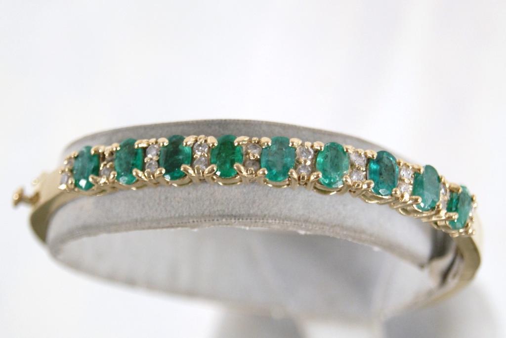 14kt Gold 9 emerald & diamond bangle bracelet 17.2 gm 54.4 ctw emeralds