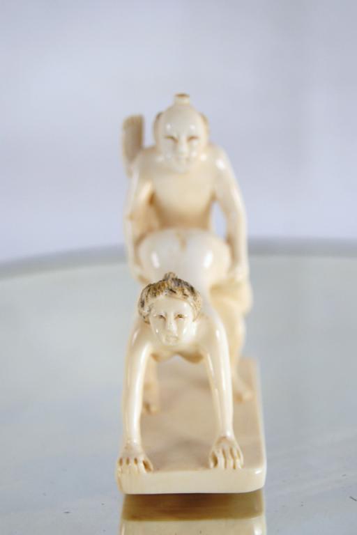 Shunga Netsuke ivory carvings 2 Pair (3pcs)