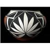 Image 1 : Acoma Pot, V. Seymour