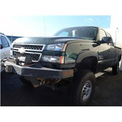 2005 Green Chevrolet Silverado 2500 Crew Cab