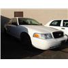 Image 2 : 2007 White Ford Crown Victoria Police Series 4 Dr
