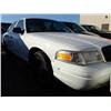 Image 4 : 1999 White Ford Crown Victoria Police Series 4Dr