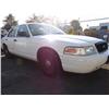 Image 1 : 2005 White Ford Crown Victoria Police Series 4Dr