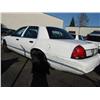 Image 4 : 2005 White Ford Crown Victoria Police Series 4Dr