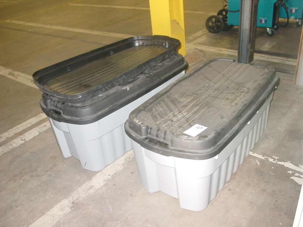 RUBBERMAID TUBS (X2)