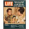 Image 4 : LIFE Magazine 1962 w/Post Baseball Cards Mantle, Maris