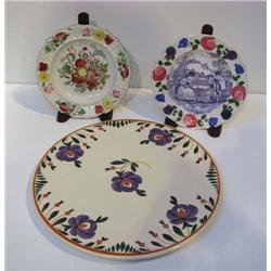 Stick Spatter trivet with 2 transferware plates