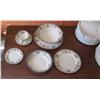 Image 2 : 72 pc Set of Lenox The Colonial Pattern China