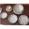 Image 4 : 72 pc Set of Lenox The Colonial Pattern China