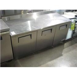 TRUE MOD: TWT-72 3DR WORK TOP REFRIGERATOR