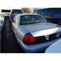 2005 SILVER FORD CROWN VICTORIA POLICE SERIES 4DR