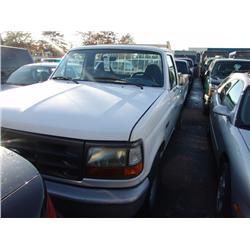 1996 WHITE FORD F-150 REGULAR CAB