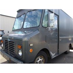 1989 GREY CHEVROLET GRUMMAN KURBMASTER STEP VAN