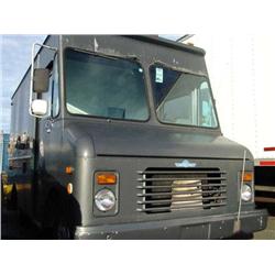 1989 GREY CHEVROLET GRUMMAN KURBMASTER STEP VAN