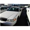 Image 1 : 2005 WHITE FORD CROWN VICTORIA POLICE SERIES 4DR