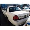 Image 6 : 2005 WHITE FORD CROWN VICTORIA POLICE SERIES 4DR
