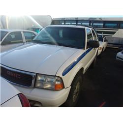 2002 WHITE GMC JIMMY SLS 4DR SUV
