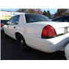 Image 5 : 2001 WHITE FORD CROWN VICTORIA POLICE SERIES 4DR