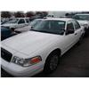 Image 2 : 2005 WHITE FORD CROWN VICTORIA 4DR POLICE SERIES
