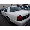 Image 4 : 2005 WHITE FORD CROWN VICTORIA 4DR POLICE SERIES