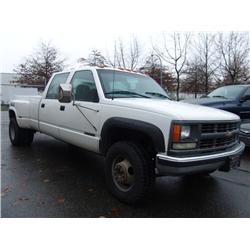 2000 WHITE CHEVROLET 3500 DUALLY CREW CAB