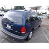 Image 6 : 2000 BLUE DODGE CARAVAN PASSENGER VAN