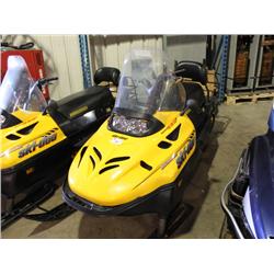 2004 YELLOW BOMBARDIER SKI-DOO SKANDIC SNOWMOBILE