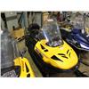 Image 2 : 2004 YELLOW BOMBARDIER SKI-DOO SKANDIC SNOWMOBILE