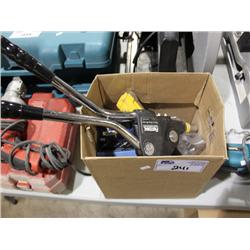 BOX OF FASTENING EQUIPMENT