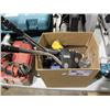 Image 1 : BOX OF FASTENING EQUIPMENT