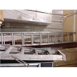 ALUMINUM EXTENSION LADDER