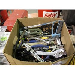 BOX OF HAND TOOLS