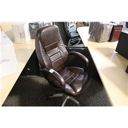 BROWN LEATHER HIGH BACK EXECUTIVE CHAIR