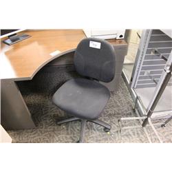 BLACK ERGONOMIC STENO CHAIR