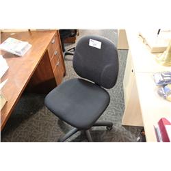 BLACK ERGONOMIC STENO CHAIR