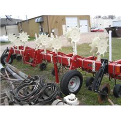 IH 1820 cultivator