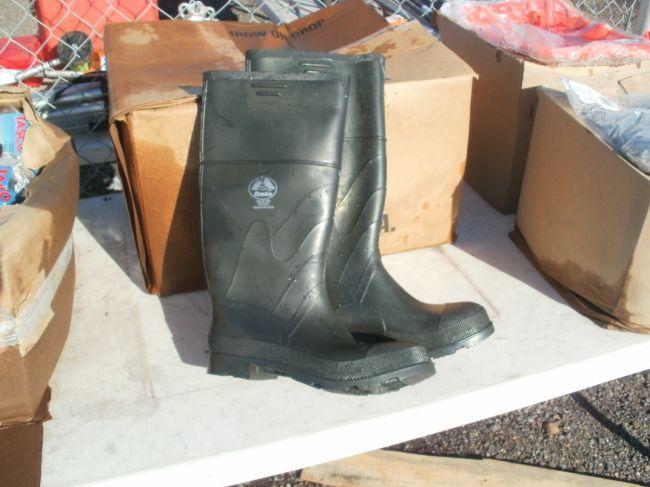 bata rubber boots