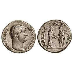 Denario. Acuñada el 134-138 d.c. ADRIANO. Anv.: HADRIANVS AVG. COS. III P. P. Cabeza descubierta a d
