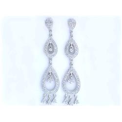 14k White Gold Dangling Earrings with Diamonds