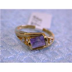 14k Yellow Gold Ring with Amethyst and Diamonds