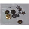 Image 1 : 10 Military Buttons or Insignias
